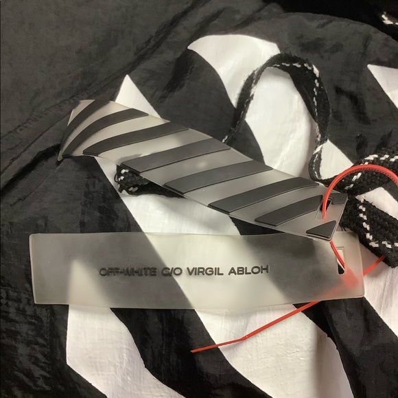 Off-White Oversized Windbreaker UNISEX - Picture 9 of 16